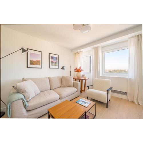 Plaza España Luxury Apt