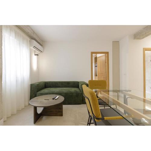 Plaza Victoria Apartment by Caleta Homes