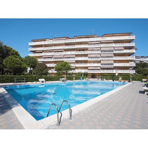 Pleasant apartment with shared pool