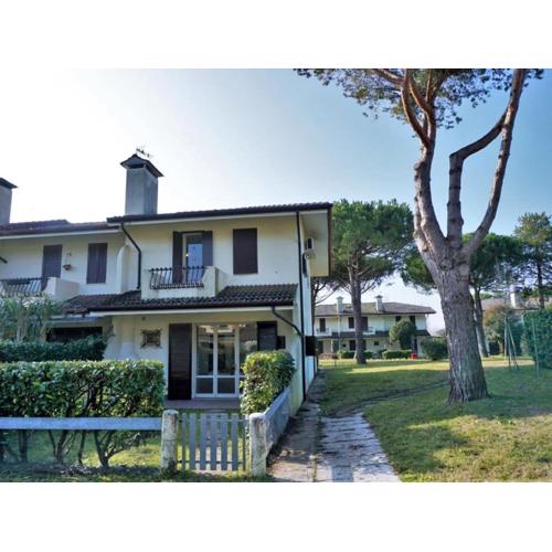 Pleasant villa in Porto Santa Margherita