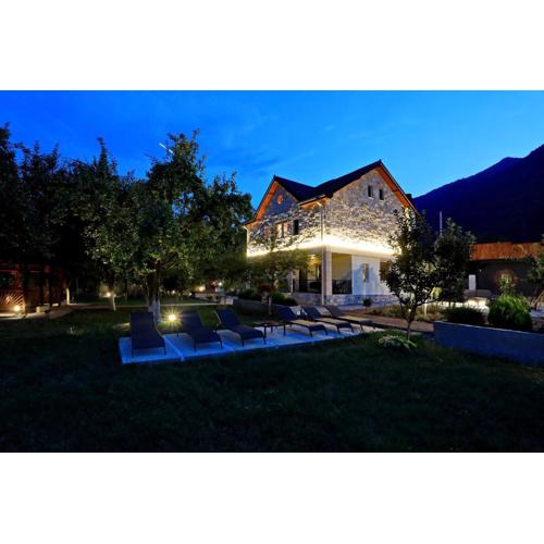 Plis Bujtina - Guesthouse