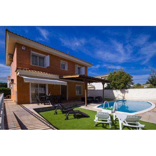 PLUMA VILLA - Only Families