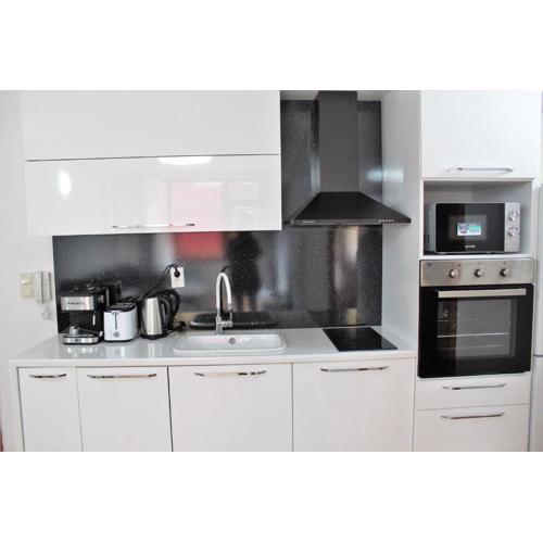 PM Services Sequoia Apartment