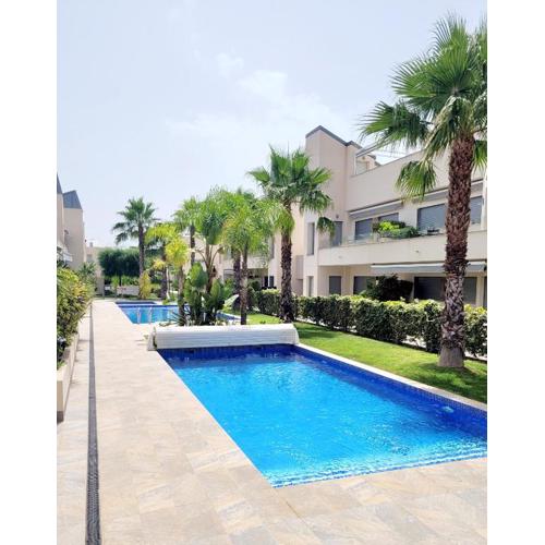 PMT01 - Modern, luxury with heated pool