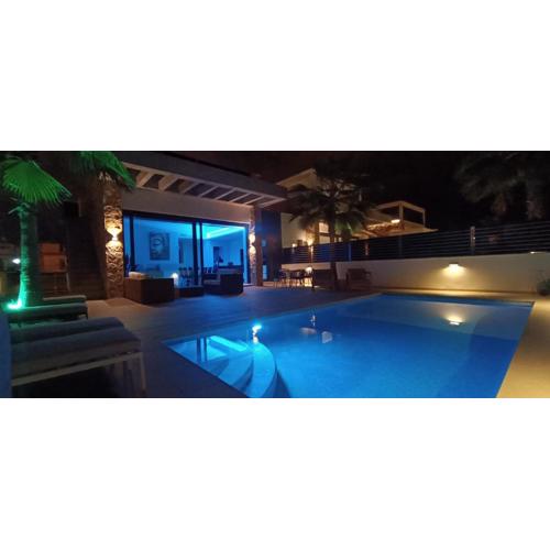 PMT12 -Luxurious villa with private pool