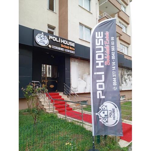 poli house