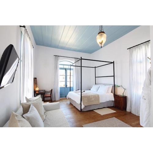 Polis 1907 by Louis Hotels