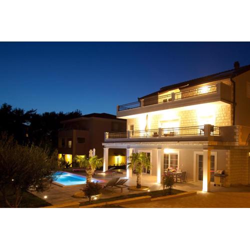 Polo Villa & Suites