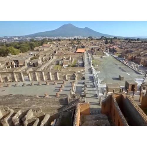 Pompei Center Life Atmosphere