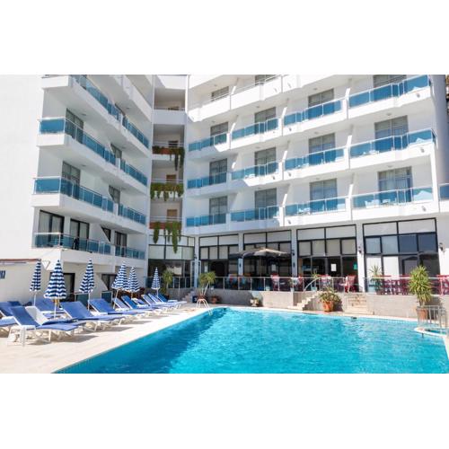 Ponz Hotel