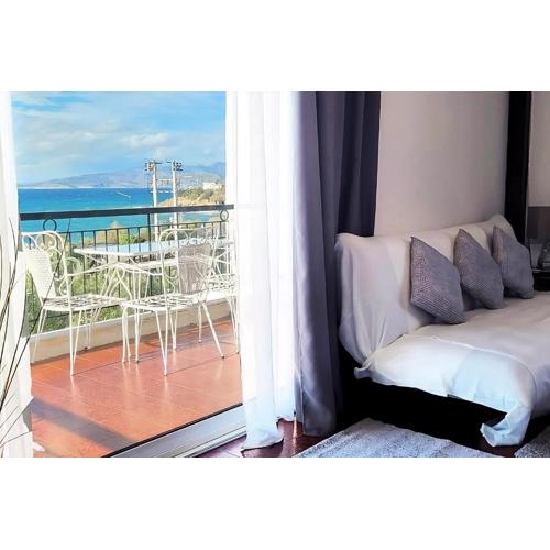 Pool & Seaview apartment beachside