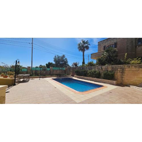 Poolside, 2 bedroom flatlet