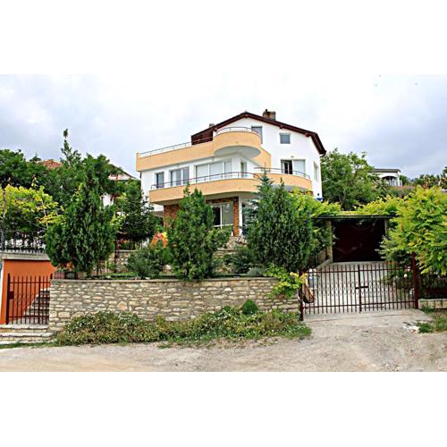 Popov Guest House
