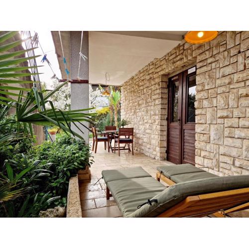 Poreč RUSTICO MEDITERRANEO Apartment with a large terrace by Villa Mihaela