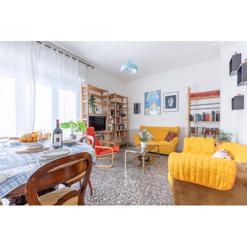 Porta a Lucca - Pisa Bright Apartment with Balcony