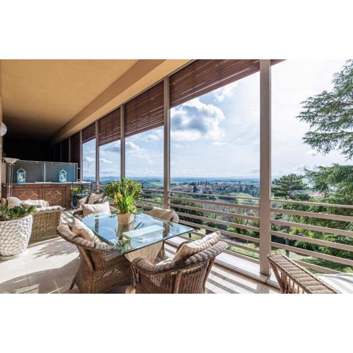 Porta Tufi Luxury Apartment with Private Parking!