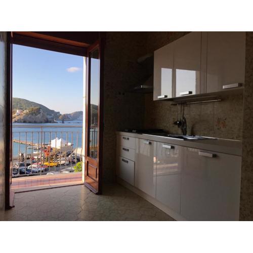 Porto di Ponza - Immobilevante