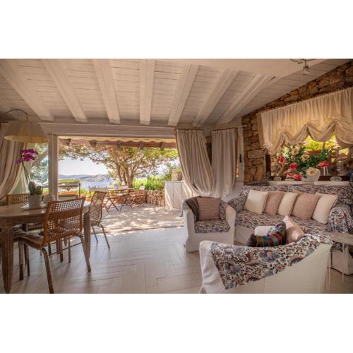 PORTO ROTONDO SPLENDIDO APPARTAMENTO CON GIARDINO VISTA MARE