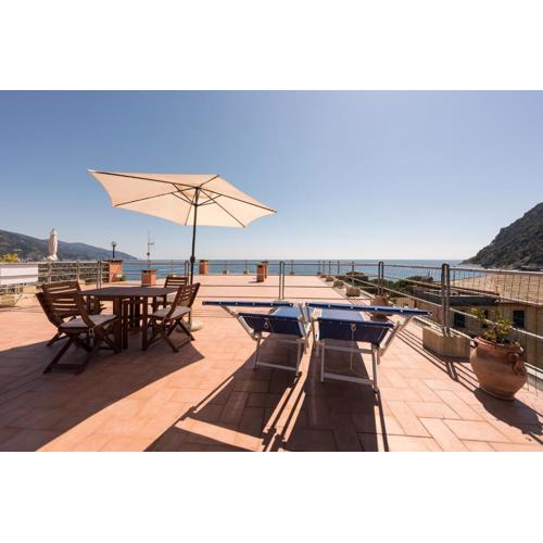 Poseidon Apartment 011019-LT-0180