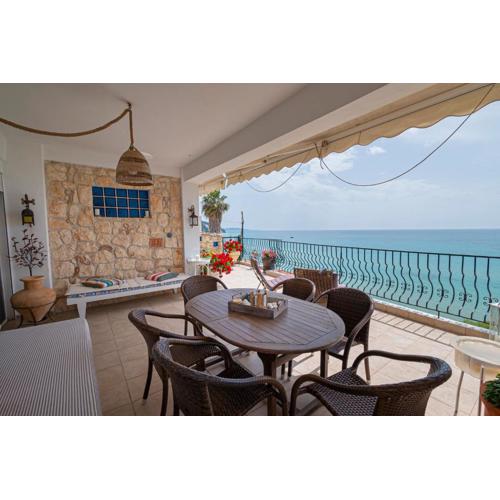 Poseidon Seafront Apartment by RentalsPro - Siviri Halkidiki