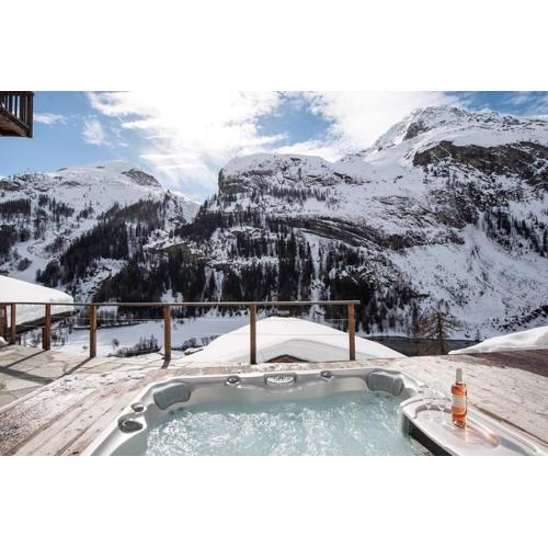 Powder Ridge - 6 bedroom chalet with hot tub