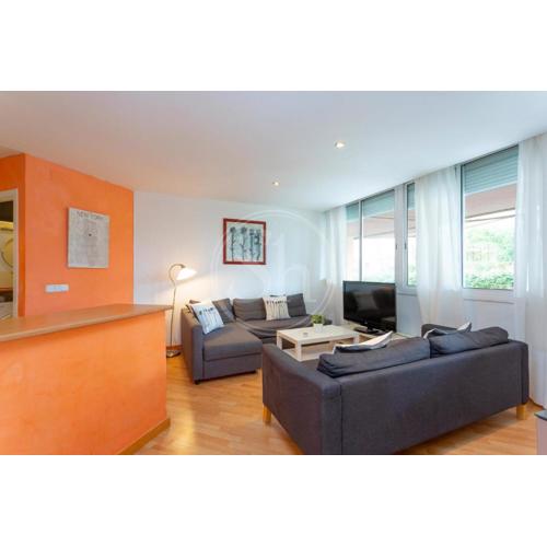 Practico apartamento junto a Estación de Sants