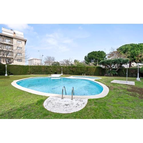 Precioso apto, con piscina en puerto de Cambrils, wifi y parking incluido