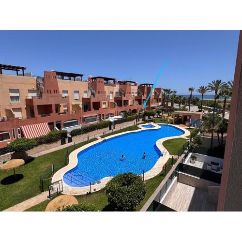 Precioso Bajo con Jardín en Paraíso de Vera