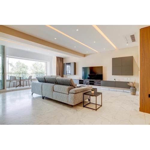Premier Seafront Living: Ultra-Luxury in Sliema