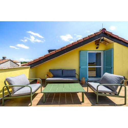 Premium Apartment Seven with Pool in Porec