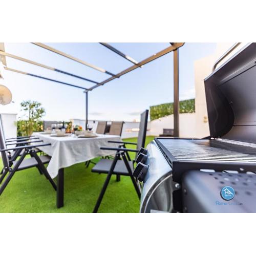 Premium Penthouse with Roof Terrace and Parking in Carlos Haya