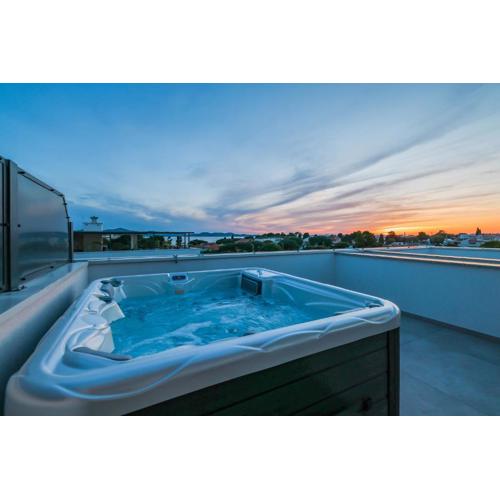 Premium Residence Ventus Rosa - Bora Penthouse