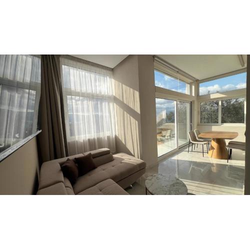 Presidential Sea View