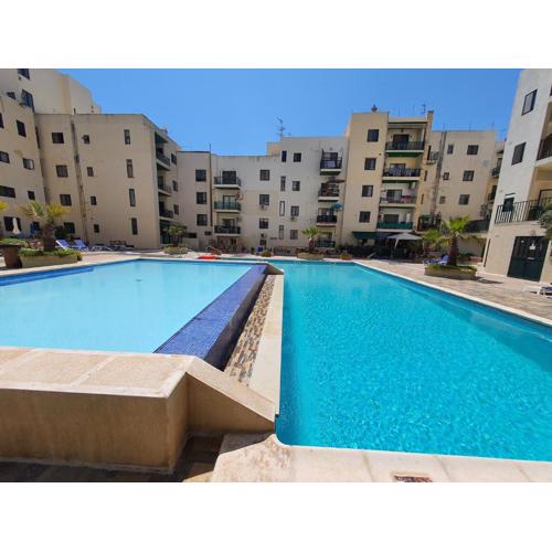 Pretty 2 bedroom Apartment with shared Pool