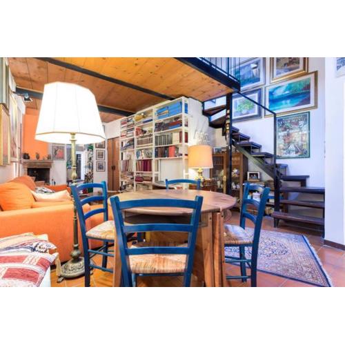 Pretty loft Viterbo medieval town Condividi Salva
