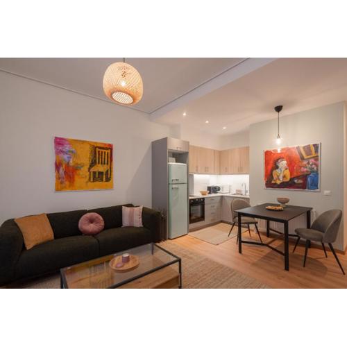 Prime location 1BR Hill Aprtm