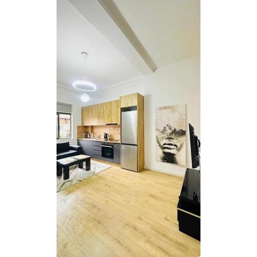 Prime Location Cozy Apartment near Pazari i ri