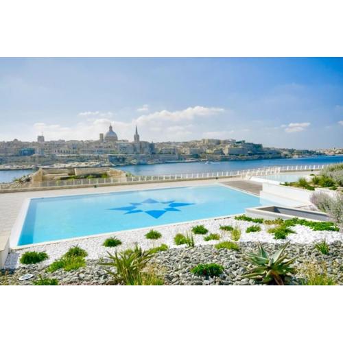 Prime Location Seaview Lux Apartment