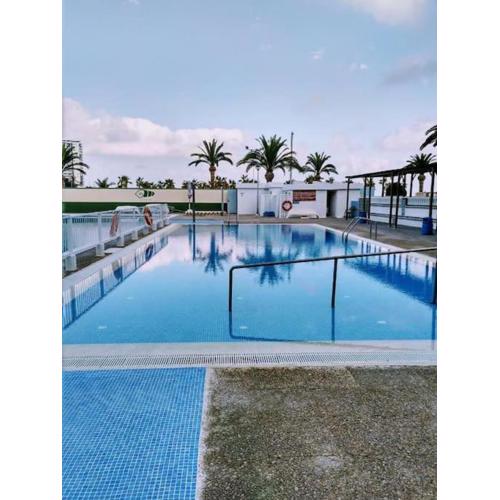 Primera línea y con piscina