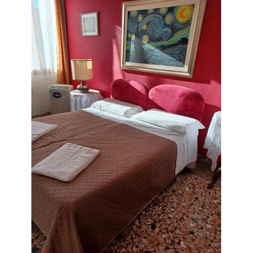 Princess Guest House Canal View