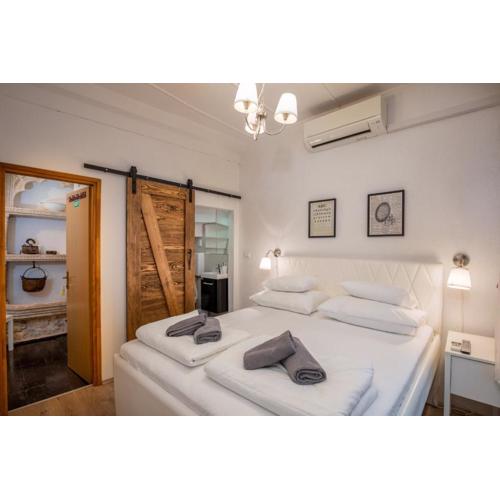 Private Accomodation Linda