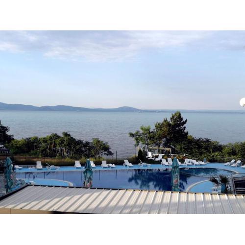 Private apartment with sea view in Blue Bay Pallace