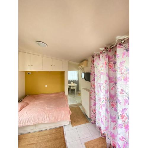 Private Apt. Acropolis View. Top Floor. Koukaki