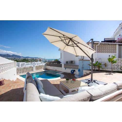 Private Beach Villa for 6 with Seaview, Pool & Terrace