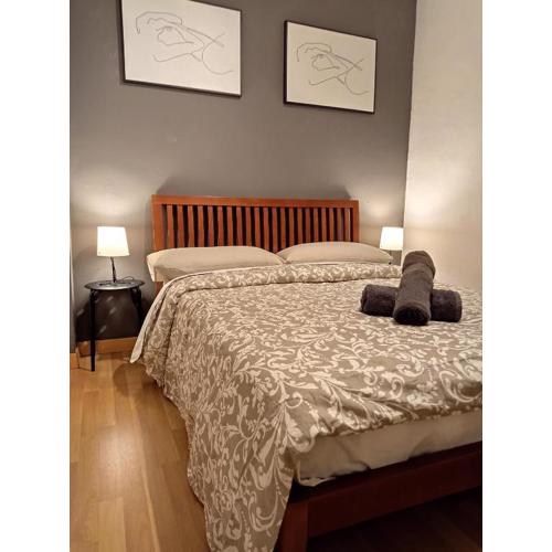 Private doble & single rooms in the city center metro L5 & L1 Mallorca street