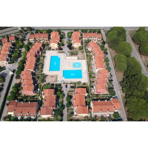 Private garden and 3 shared pools in Bibione 4 you