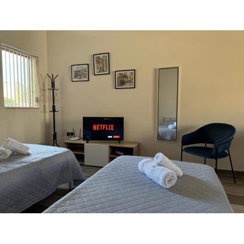 Private One Bedroom Apartment close to Airport in Luqa