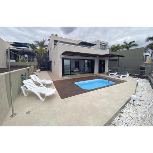 Private pool and luxury views - Harmony