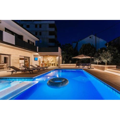 Private pool apartment KaLeGa