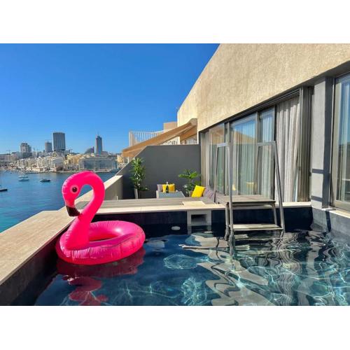 Private Pool Luxury Penthouse